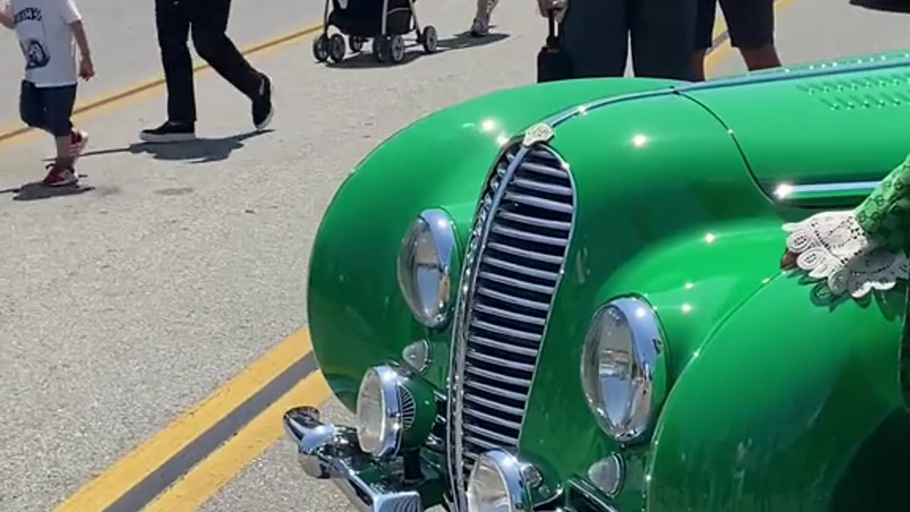 Classic Car Show, Green Gucci Suit, Yellow Top Hat - Legend Already Made