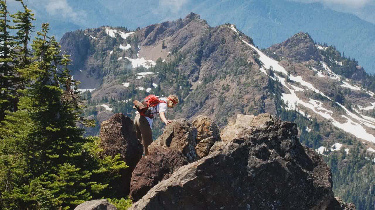 Hiking Safely with Goats - Olympic National Park