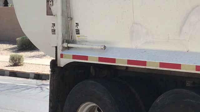 Town of Gilbert 2008 Peterbilt 320 Wayne Curbtender 1876! Part 1