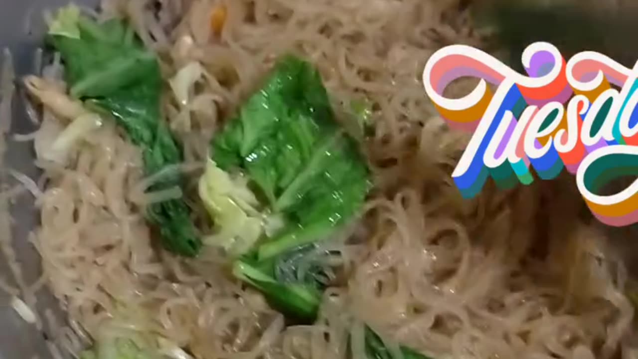 filipino food "Pansit bihon"