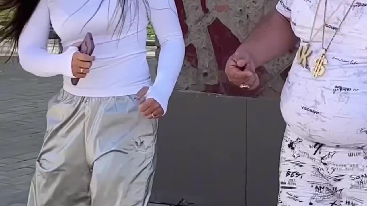 Wow 😮 what dance trick by fat boy Amazing 😍
