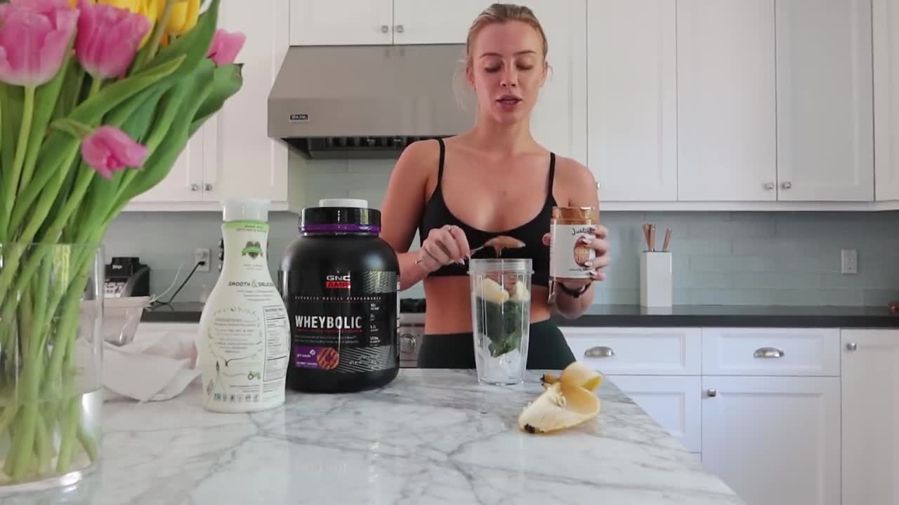 WHAT I EAT IN A DAY FOR A FLAT TUMMY AND A BIG BOOTY