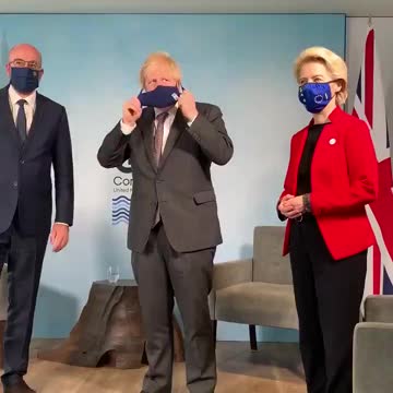 G7 - in front and behind camera