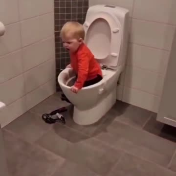 When the child bathes in the toilet