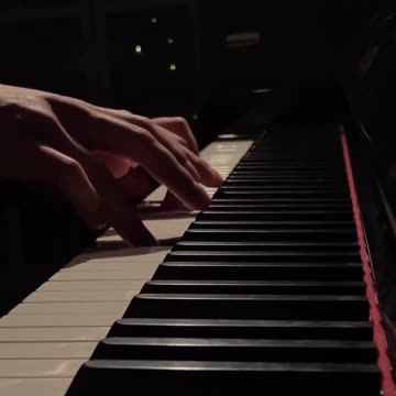 Enchanting Piano Chords: Captivating Moments by Esthtique