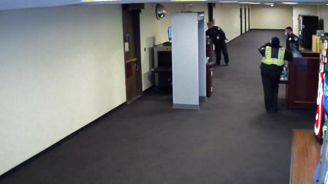 1425HSOBGRSouthElevatorGround_2021-01-06_17h40min02s457ms.mp4