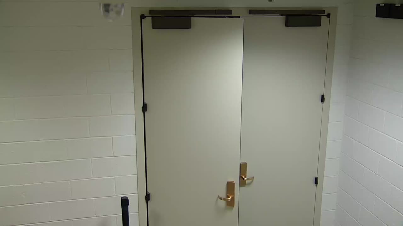 7183CVCULElevator#5Lobby_2021-01-06_17h40min02s280ms.mp4
