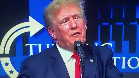 Trump and the Crowd Rockin Arizona!