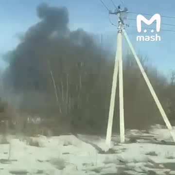 Три резервуара горят на нефтебазе под Белгородом