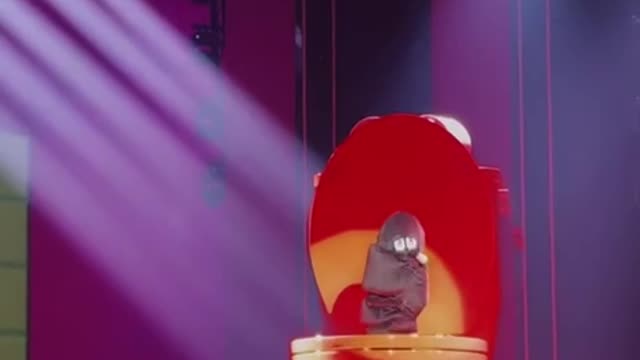 The POOP 💩 sings better than Perry 🤣🤣