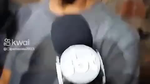 Pai se desespera ao ver filho morto pelo narco