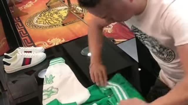 The easiest way to fold your sweaters 💯