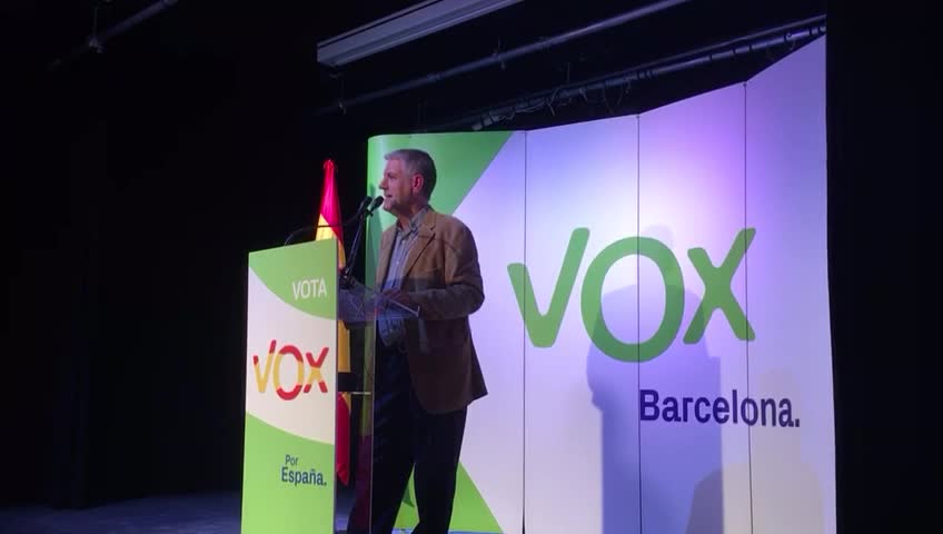 Juan Carlos Segura Just interviene en el mitin de VOX L en La Sagrera (Barcelona) (2)