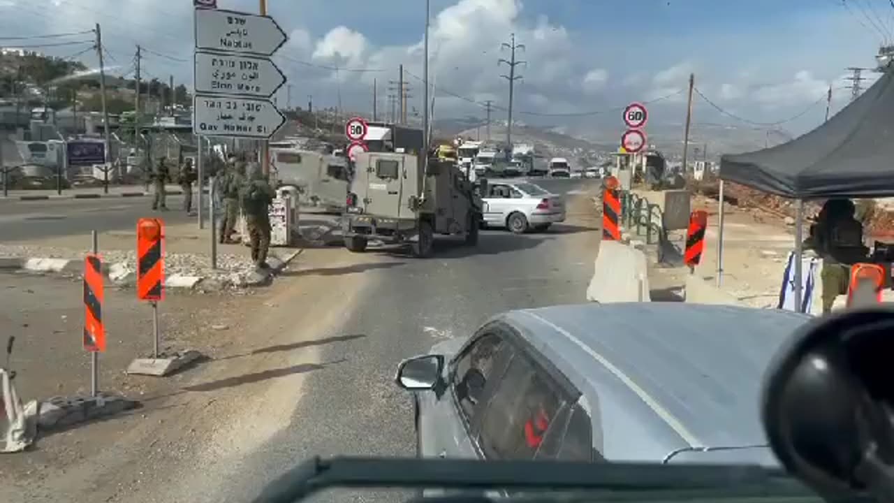 The funny guys from Tzahal decided to move an abandoned car.