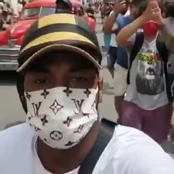 BEAUTIFUL TO SEE: American Flag Waving Cubans ON THE STREETS Protesting Communism