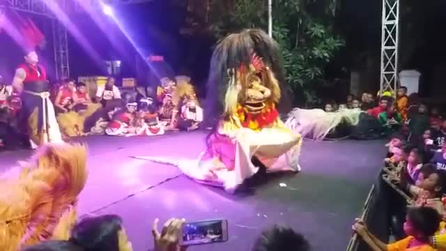 "BARONGAN" Indonesian art and culture that is worldwide