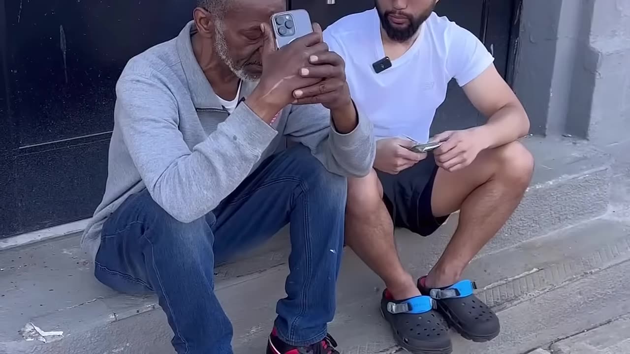 Strangers Around The World Help Homeless Man