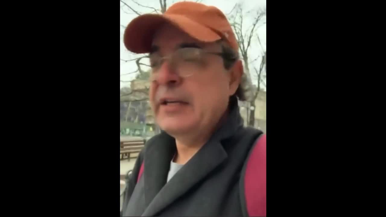 man in Kyiv Ukraine - "Its very clear that the russian army didnt want to hurt the people"
