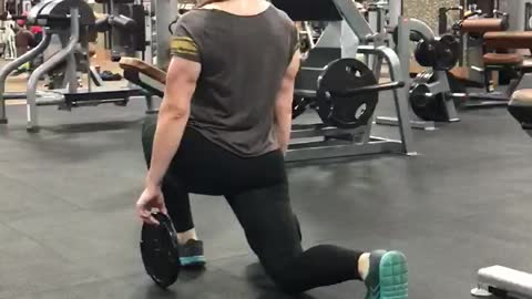 Walking Lunges done correctly