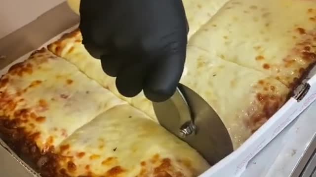 Cheese pizza