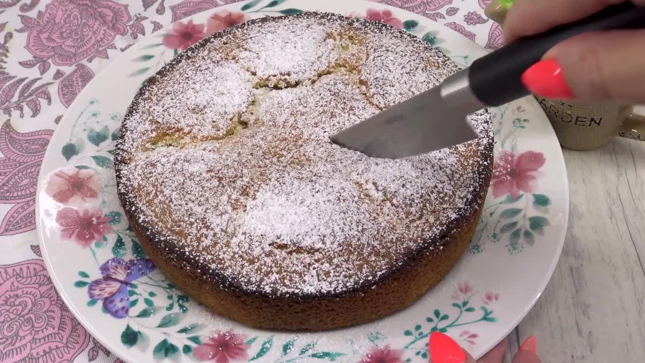 Enkel og hurtig opskrift på æbletærte, opskrift på 5 minutters arbejde og 25 minutters bagning