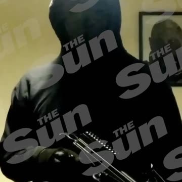 Man Threatens to Kill Assassinate Queen Elizabeth With a Crossbow