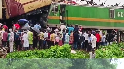 कंचनजंगा एक्सप्रेस और मालगाड़ी में भीषण टक्कर #Kanchanjungha #shorts #westbengal #trainaccident