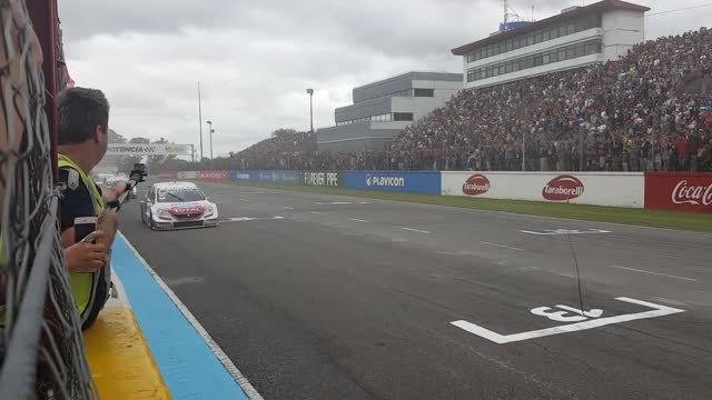 Music Drag Race (No Copyright)
