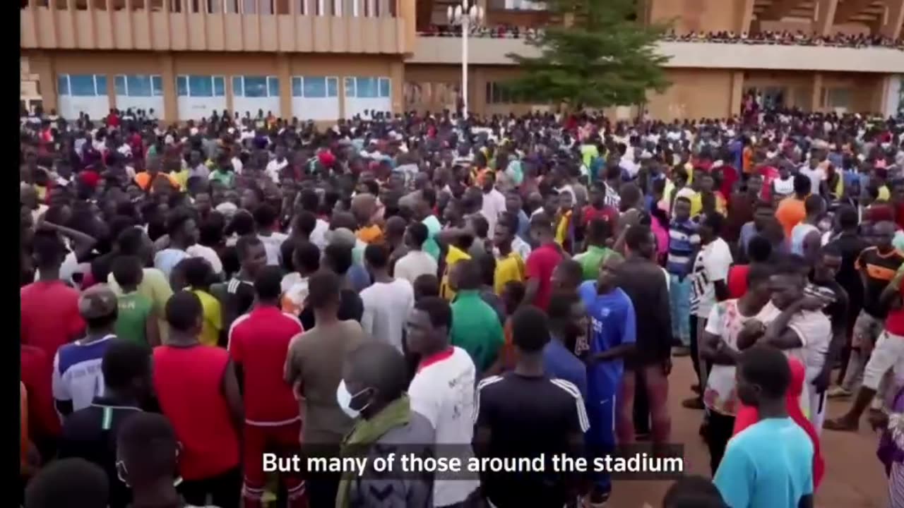 In Niger thousands of men answered the call to enlist in non military support