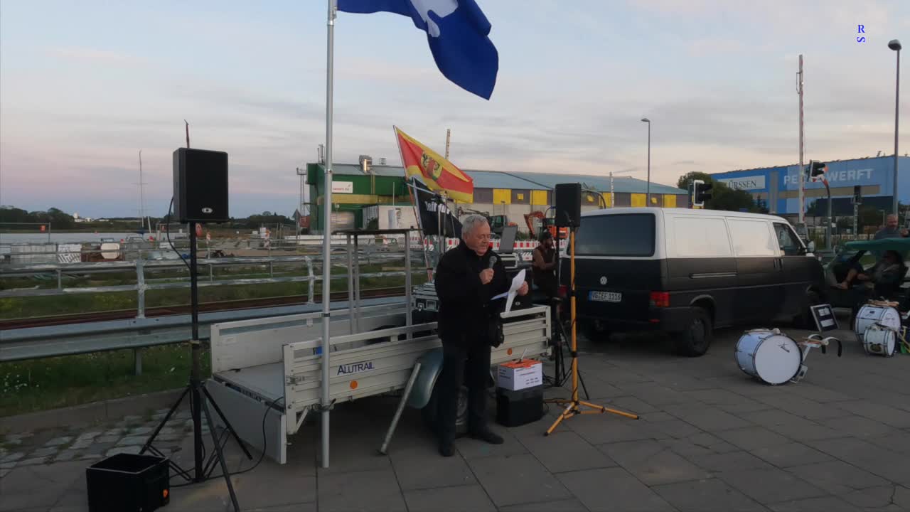 Wolgast - Klaus - Dieter nutzt das offene Mikrofon 06-09-2022