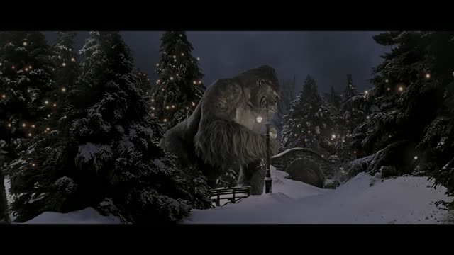 King Kong _ Christmas With Kong in Central Park in 4K HDR