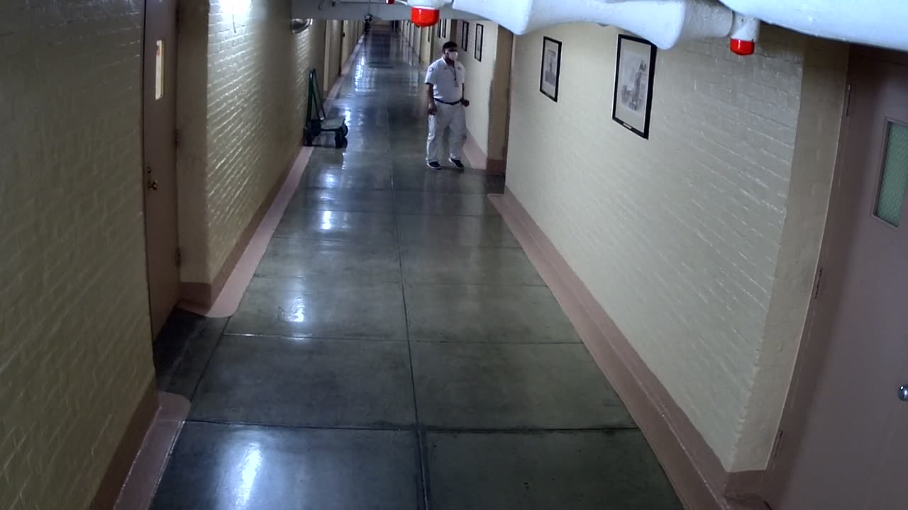 0059USCHBAHT43Hallway_2021-01-05_05h00min01s400ms.mp4