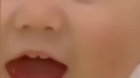 Video bayi lucu dan imut.. 😚😚😚