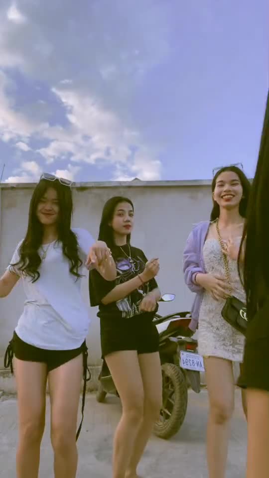 dancing show cute girl 000001