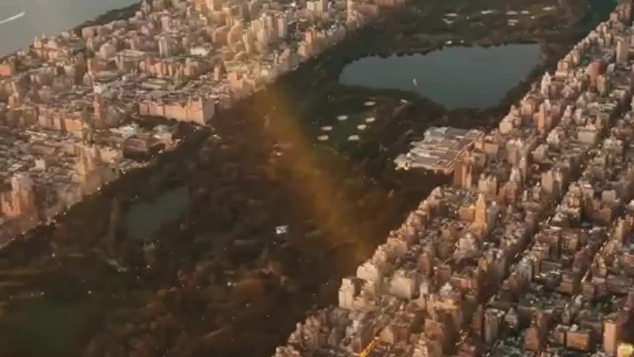 ✈️ #TrumpForceOne flying over New York City