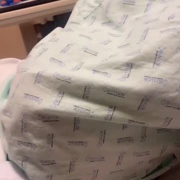 PREGNANCY WOMAN HAPPINESS WITH FREE BNB