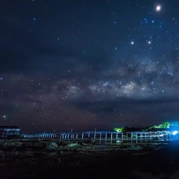 Stormy night..⚡️