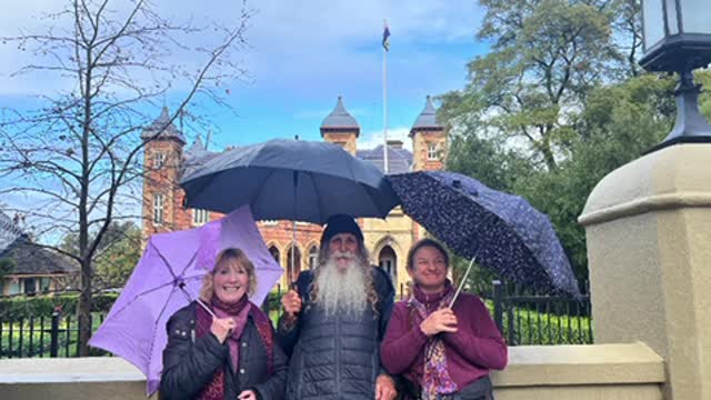 The Umbrella People at Governors House - Thursday 4th August 2022 👨‍👩‍👧‍👦⛱👨‍👩‍👧‍👦☂️👨‍👩‍👧‍👦☔️