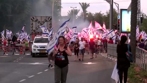 Israelis renew protests over contested judicial law