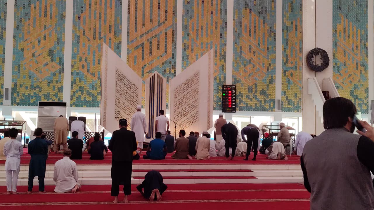 Faisal Mosque Inside View 🕌