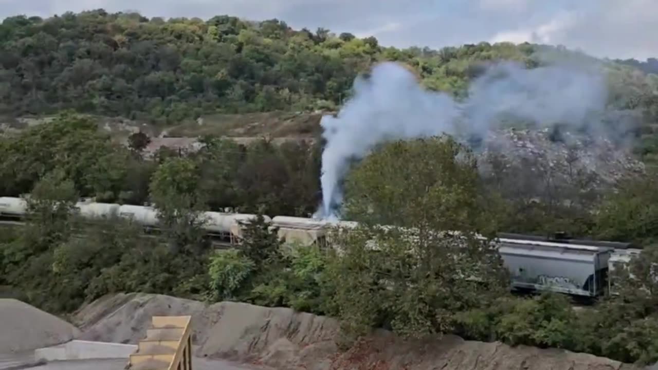 🚨 EVACUATIONS In Whitewater, Ohio - Train Car Leak Toxic Chemicals, Including Styrene