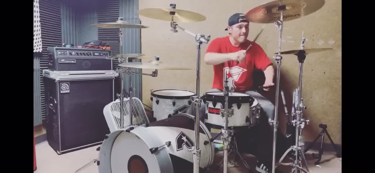 One handed drummer blooper.