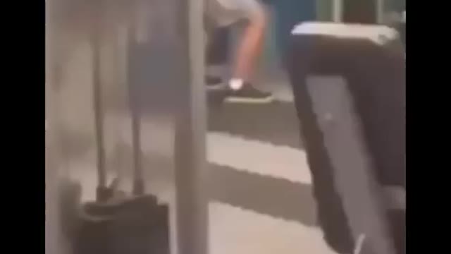 Meme compilation of what not to do in the gym