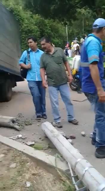 Presunta falla de frenos en camión que chocó en Bucaramanga