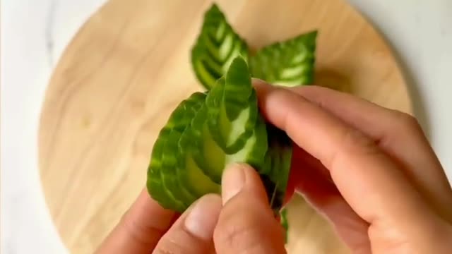 How to Make Cucumber Leaves 🥒🌿