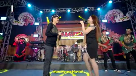 Shinta Arsinta feat Arya Galih - Wewayangan