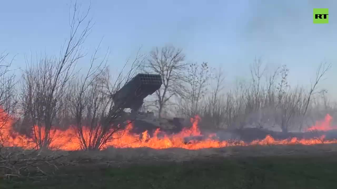 Russian heavy jet flamethrowers TOS-1A shelled the positions of the ukranian army in Mariupol