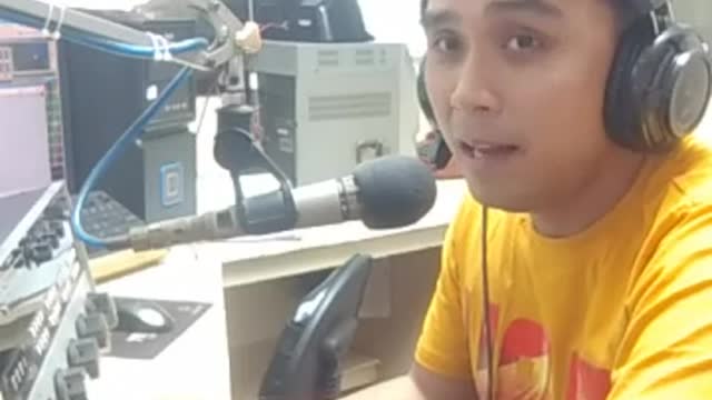 THE DRAMA OF 4 DIFFERENT VOICES. IN ONLY ONE PERSON.