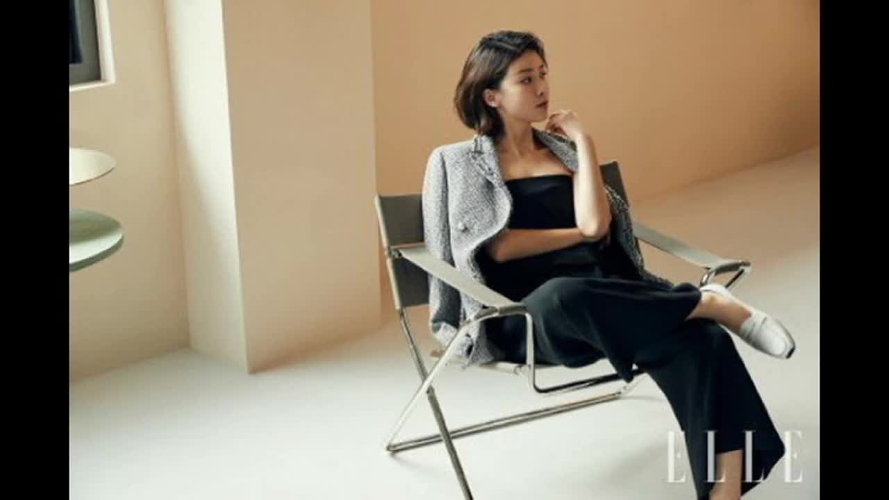 Actress Lee Bo Young Is A Beautiful ELLE Girl!