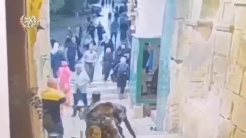 The Israeli army assaults a Palestinian citizen